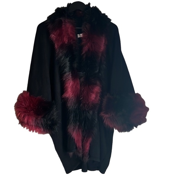 Mosnova Faux Fur Cape Coat - One Size - Picture 2 of 9